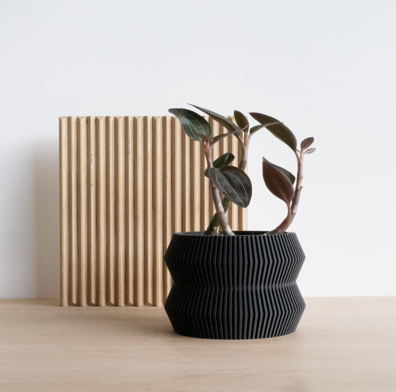 Isle Medium Planter